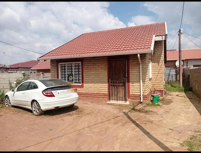 2 BEDROOM HOUSE FOR SALE IN BEVERLY HILLS